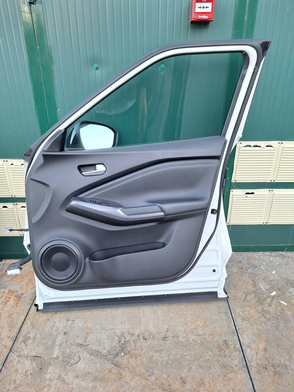 Porta anteriore destra Nissan Juke F16